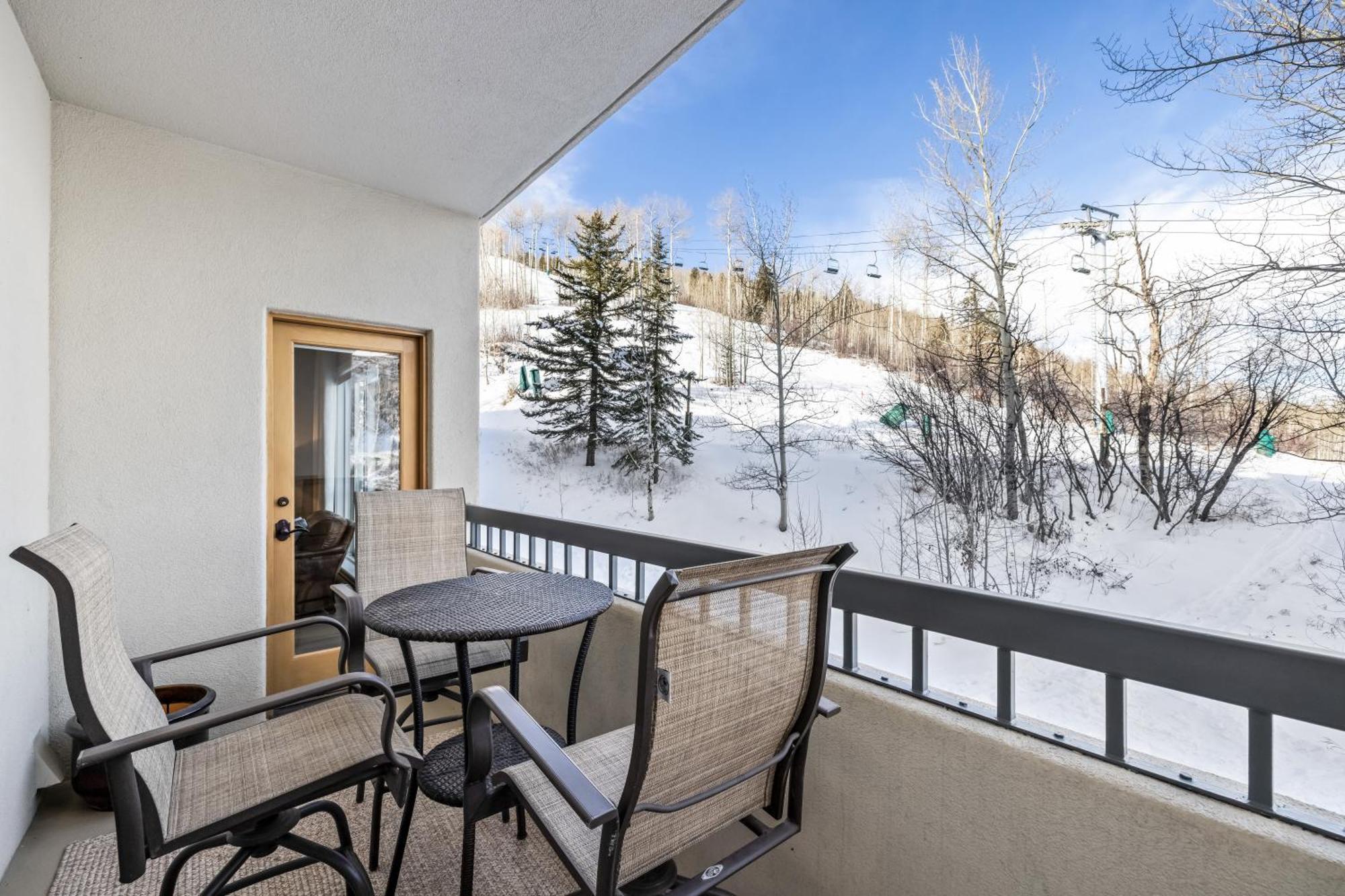 Great Views, Ski-In Ski-Out Condo ビーバークリーク エクステリア 写真